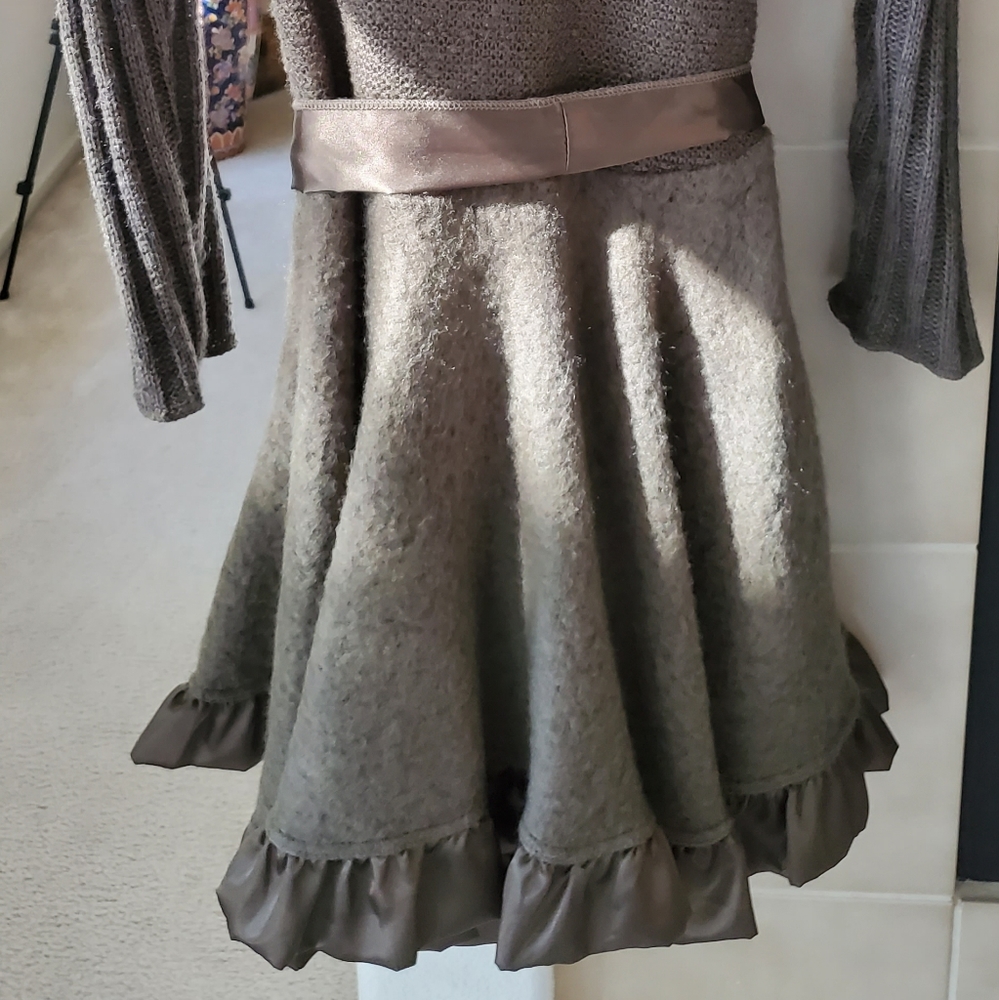 Dress - Picture 4 of 11